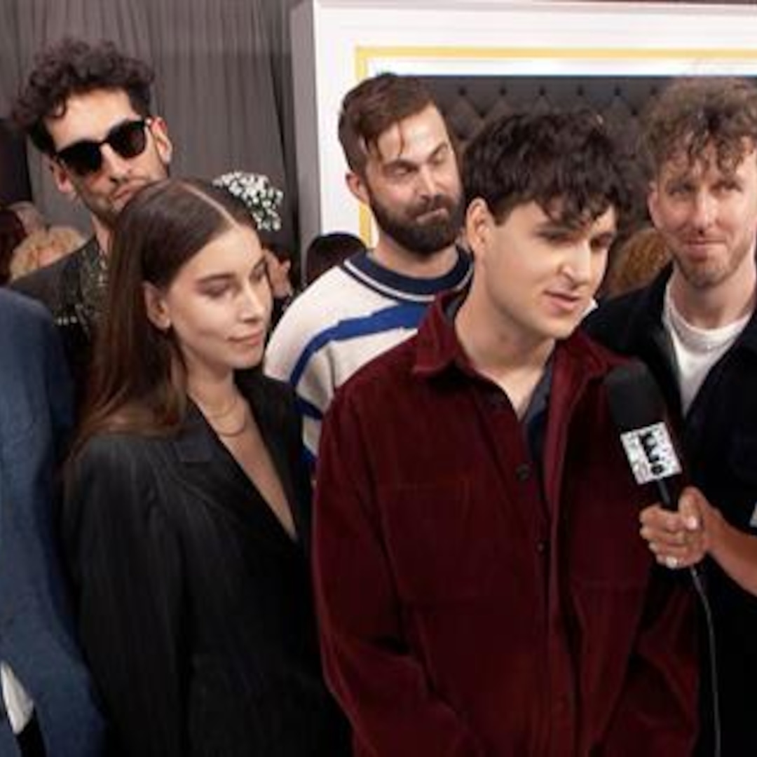 Vampire Weekend Celebrates Best Alternative Music Album Win Vampire Weekend Vampire Weekend Celebrates Best Alternative Music Album Win