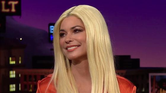 Shania Twain Debuts Platinum Blonde Hair Transformation