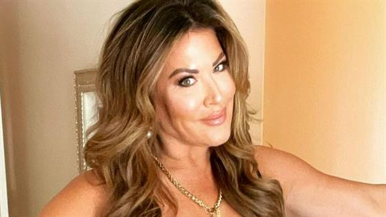 RHOC's Emily Simpson Shows Off Her New Plastic Surgery - E! Online