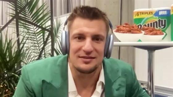 Rob Gronkowski critiques Tom Brady's underwear thirst trap