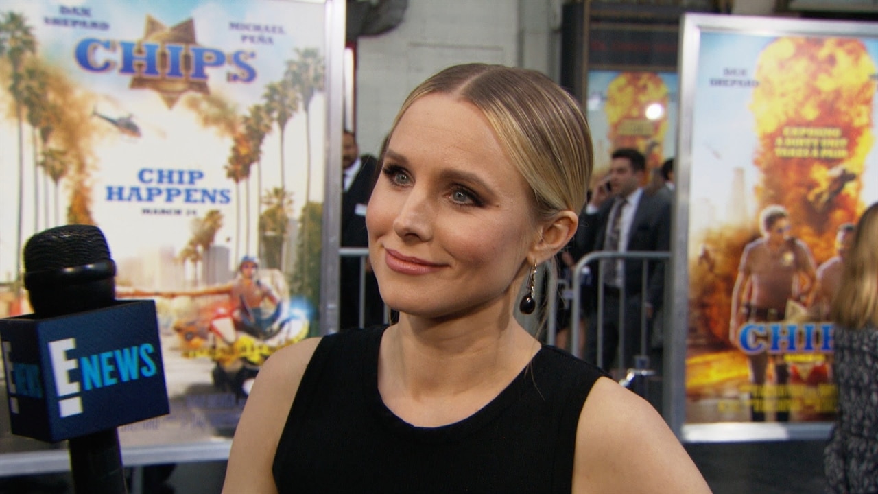 Kristen Bell revient sur la scène avec le maillot de bain rouge dans