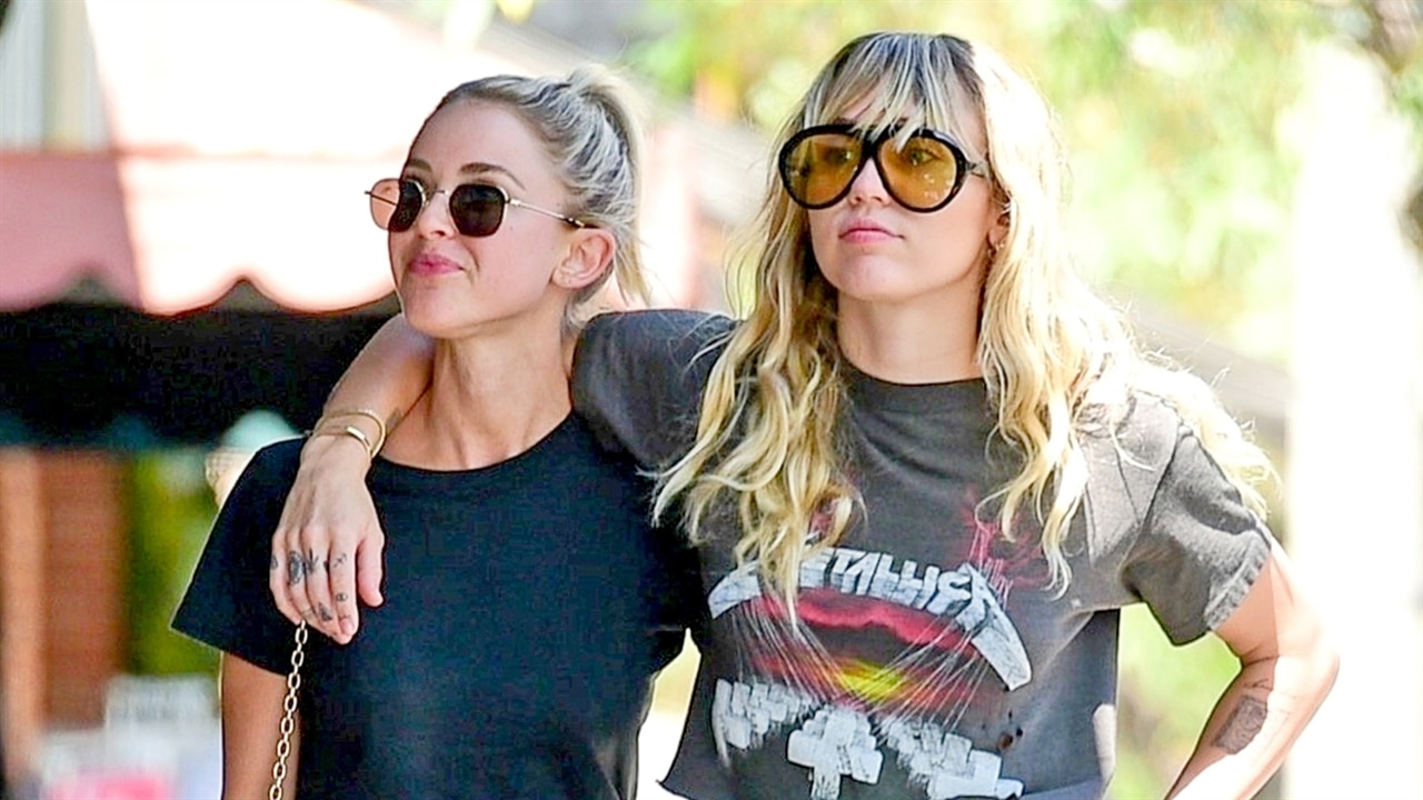 Miley Cyrus Kaitlynn Carter Show PDA Again In Matching Outfits E News   Wochit 20190915 Cyrus 295190 1280x720 1603625027816 