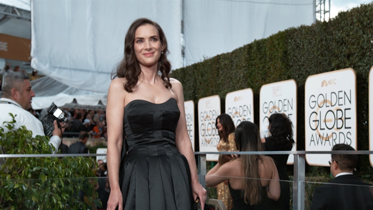 Winona Ryder 2017 Golden Globes E Glambot E News