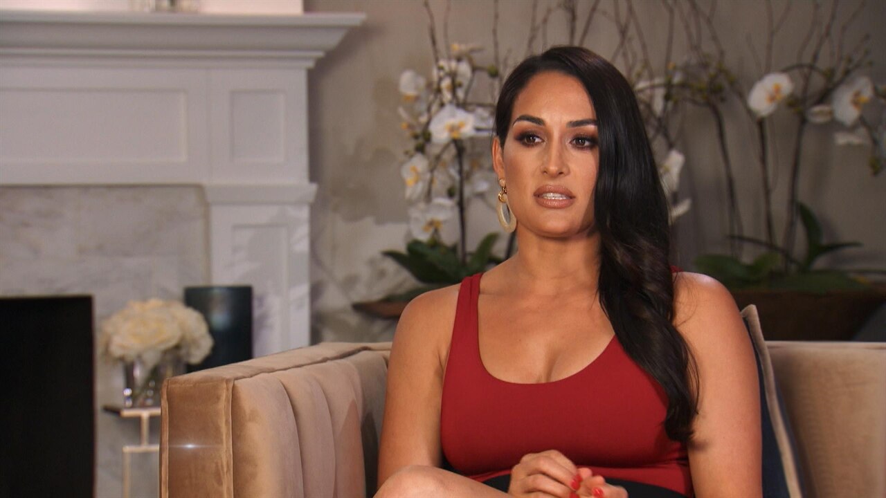 Nikki Bella Cant Decide Who Will Walk Her Down The Aisle E News 